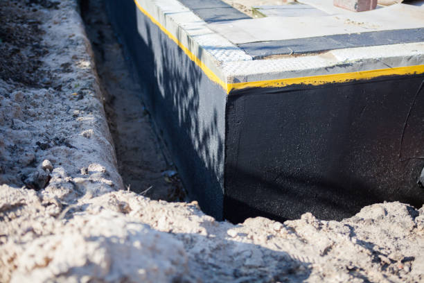 Flood containment and hydraulic sealing in Napoleon, IN